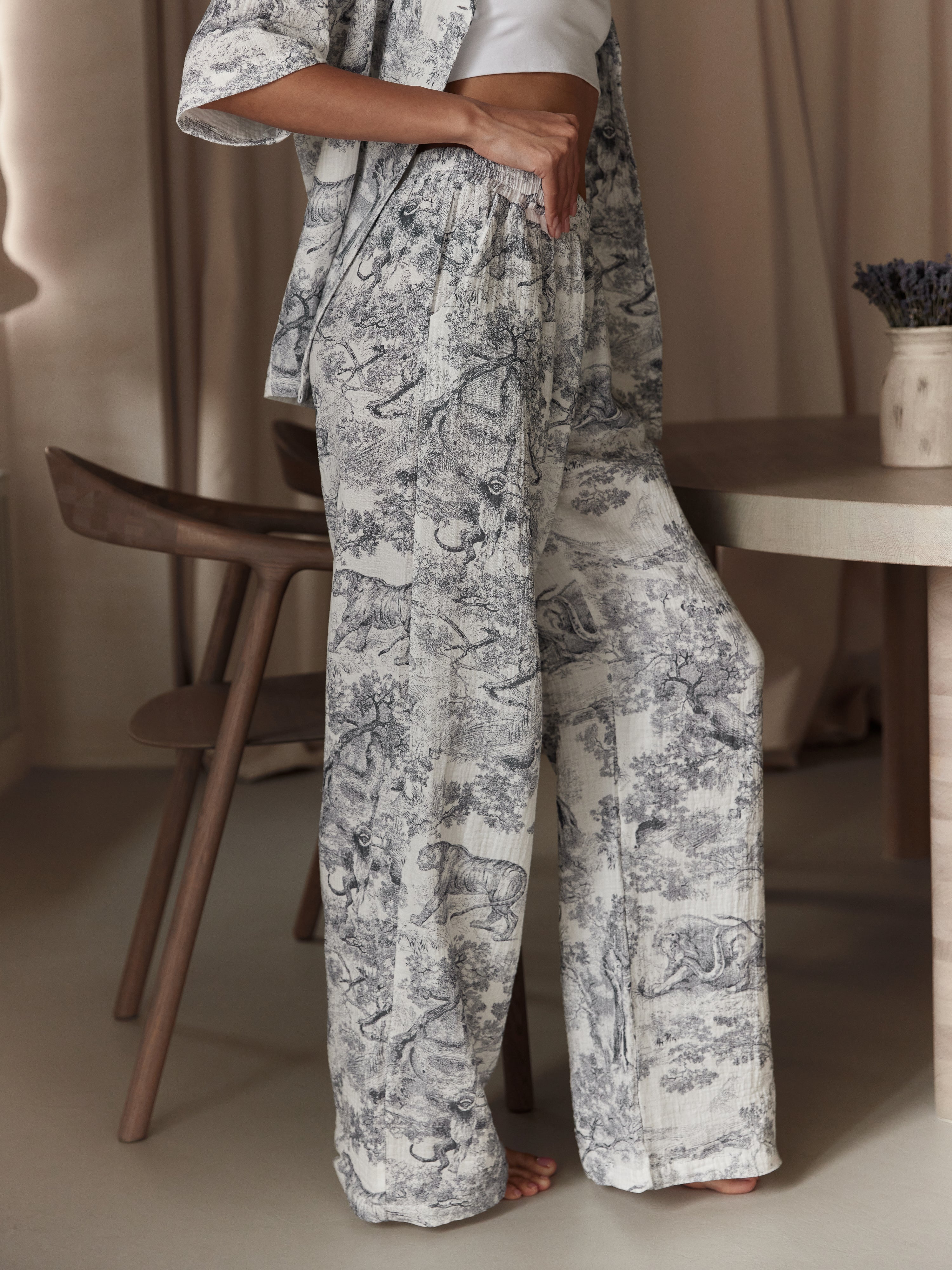 UNÁMI Essential Muslin Pajama Set: Koszula i spodnie