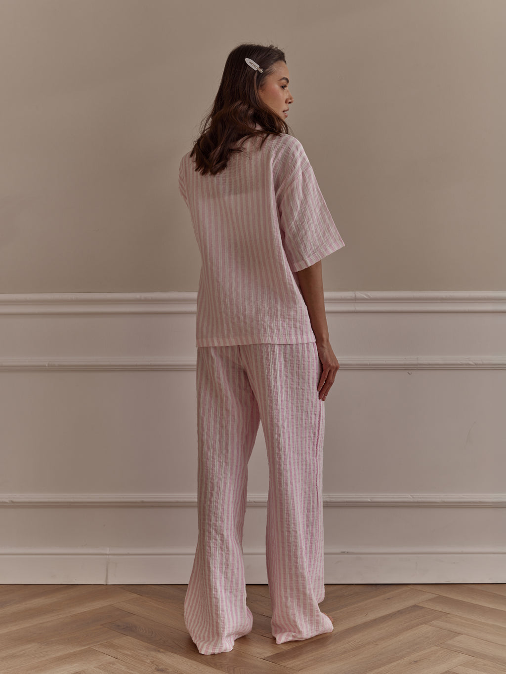 Różowy muślinowy komplet piżamowy: koszula i spodnie