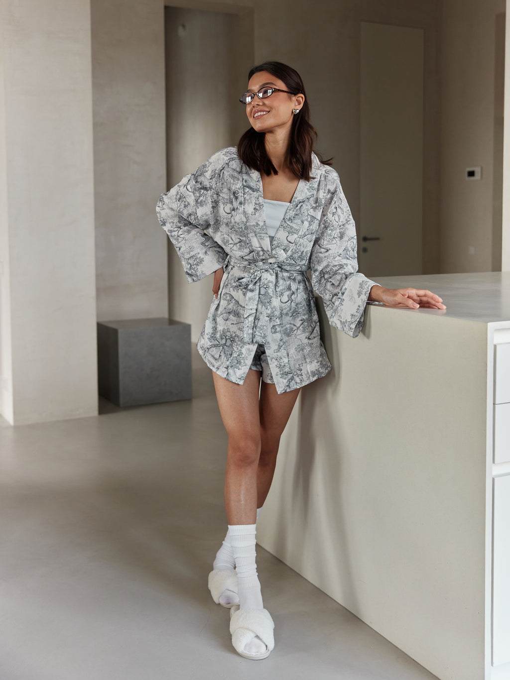 UNÀMI Muślinowe kimono z szortami „śnieżka”